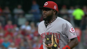 Brandon Phillips reacts quickly and catches a screaming line drive off the bat of Jason Heyward to end the bottom of the 1st.